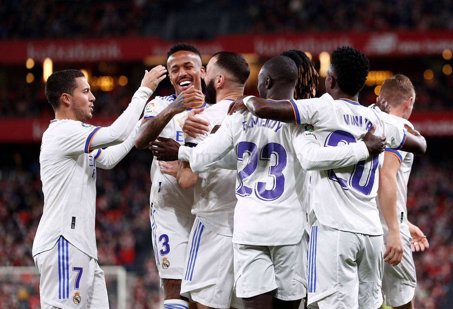 里尔客场告捷，稳坐榜首位置