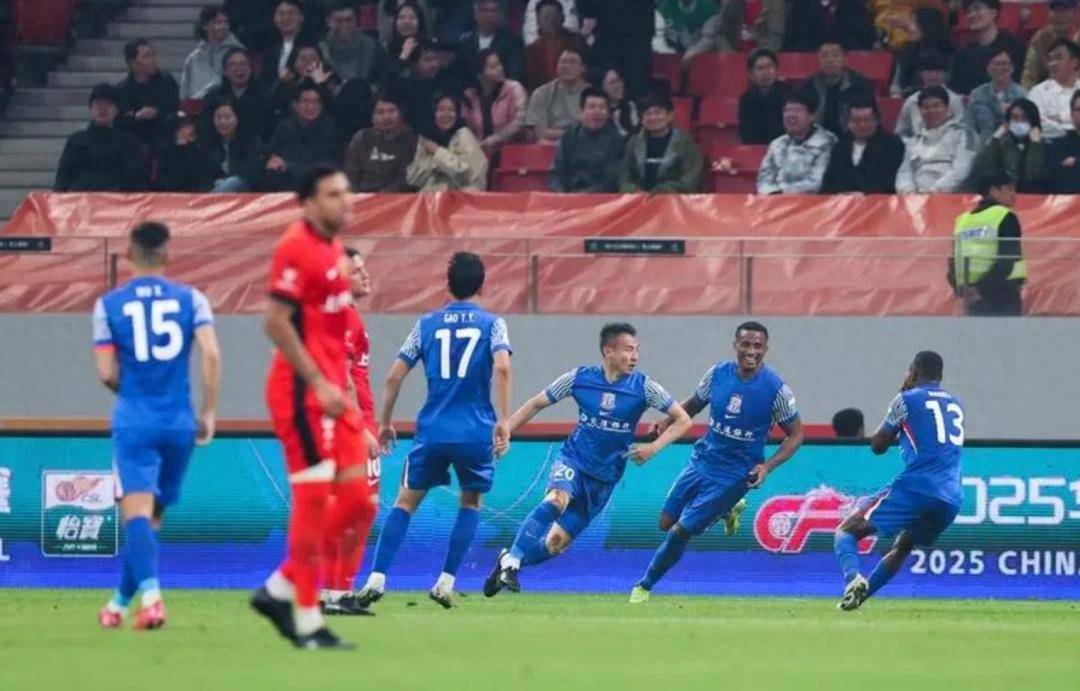  海港主帅我尊重申花的踢法 但更喜欢自己球队的踢法 